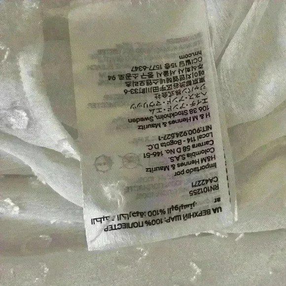 H&M Blouse in airy, pattern-weave fabric. - Picture 10 of 10